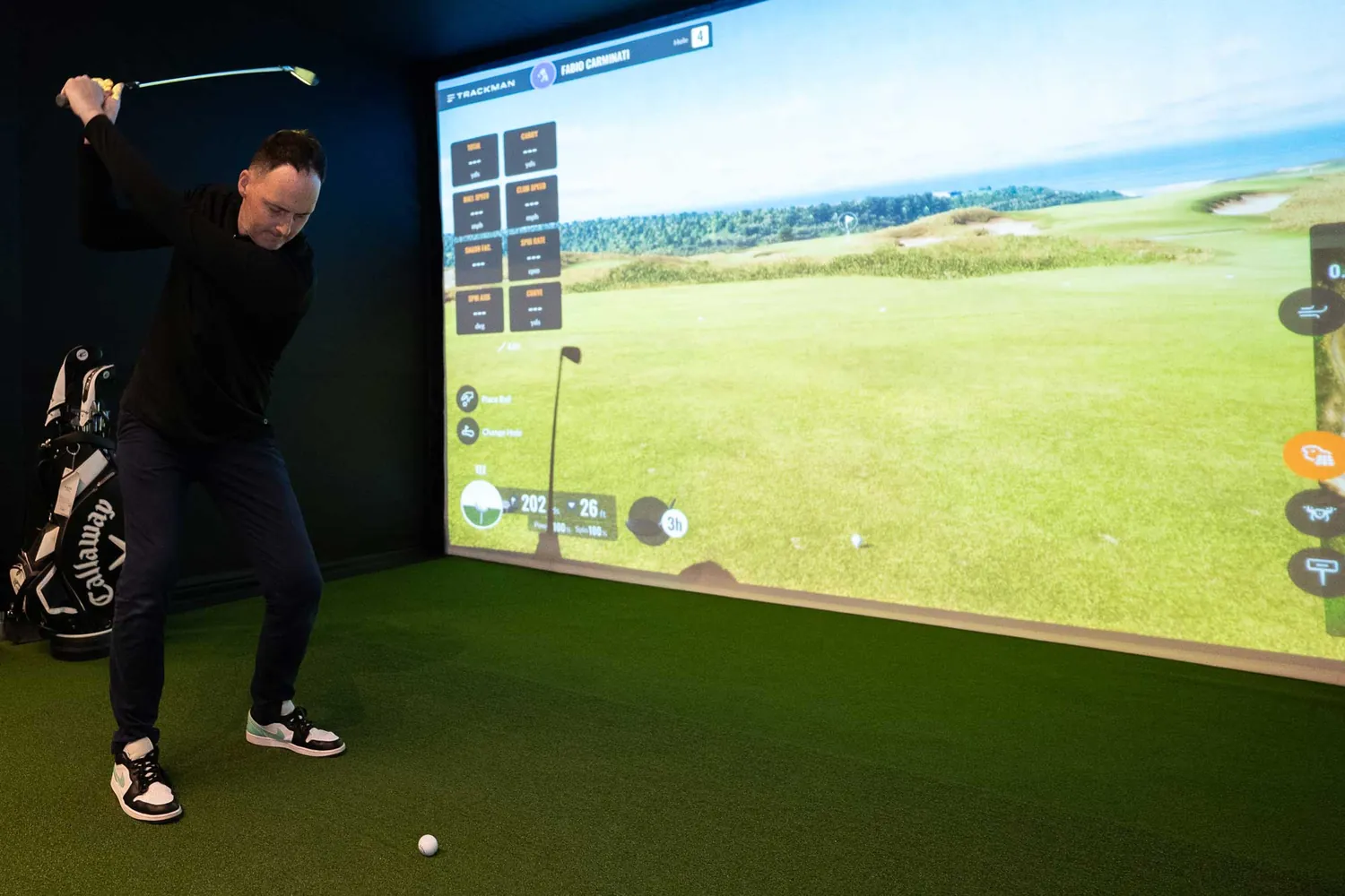 Inside Grip Golf Deptford Park studio